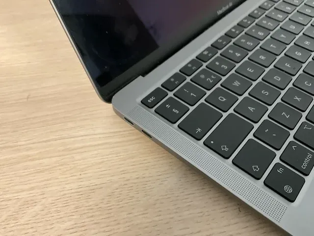 Apple macbookair10,1 - afbeelding 2 van  6