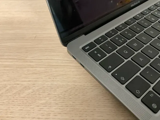 Apple macbookair10,1 - afbeelding 2 van  6