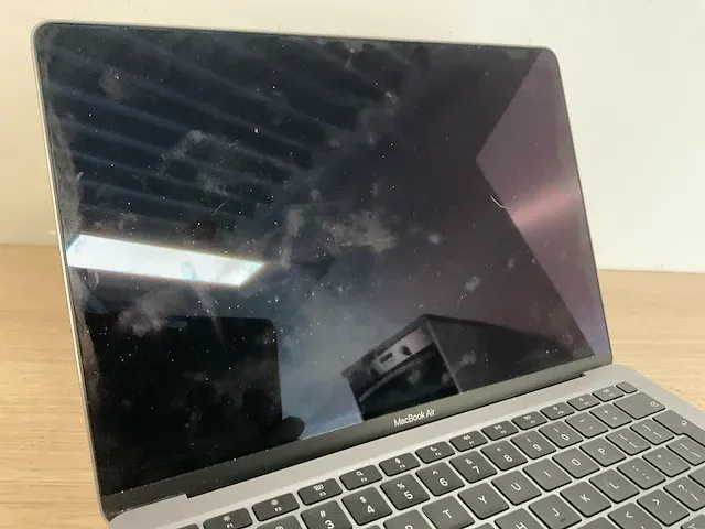 Apple macbookair10,1 - afbeelding 4 van  7