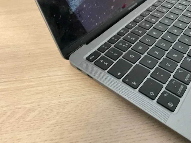 Apple macbookair10,1 - afbeelding 2 van  6