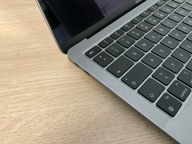 Apple macbookair10,1 - afbeelding 2 van  6
