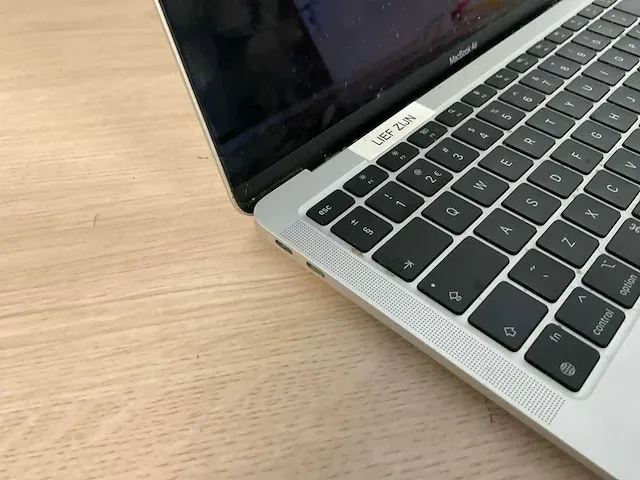 Apple macbookair10,1 - afbeelding 2 van  6