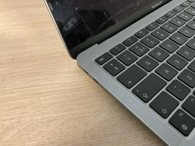 Apple macbookair10,1 - afbeelding 2 van  6