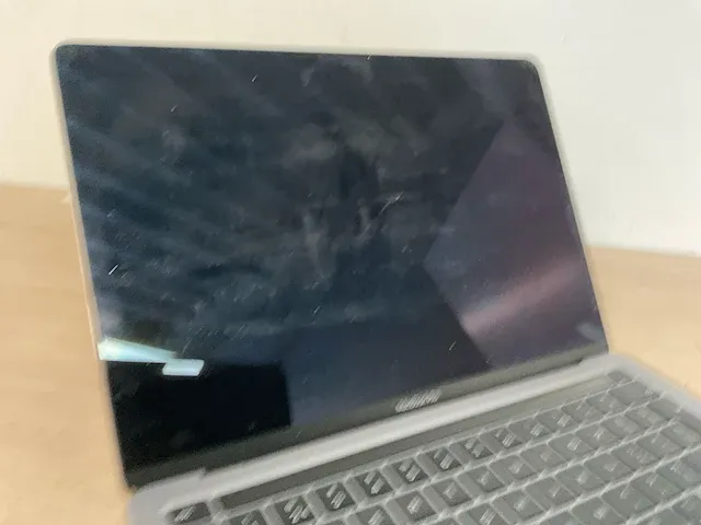 Apple macbookpro17,1 - afbeelding 4 van  7
