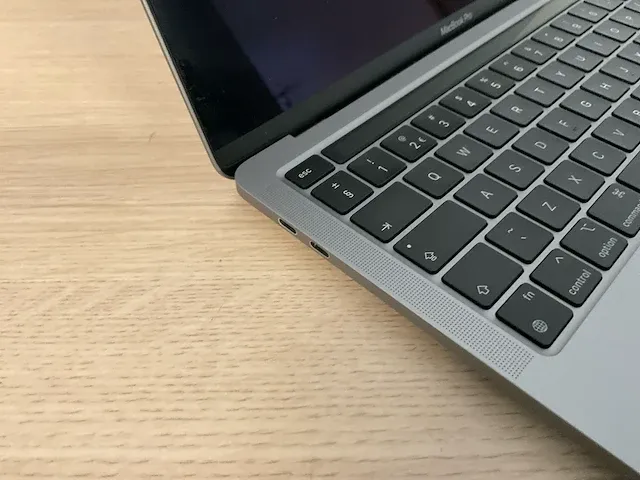 Apple macbookpro17,1 - afbeelding 2 van  7
