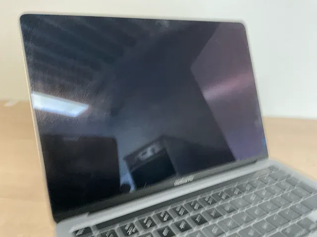 Apple macbookpro17,1 - afbeelding 4 van  7