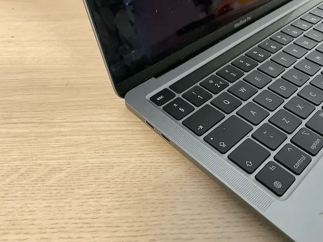 Apple macbookpro17,1 - afbeelding 2 van  6