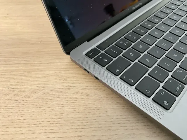 Apple macbookpro17,1 - afbeelding 2 van  6