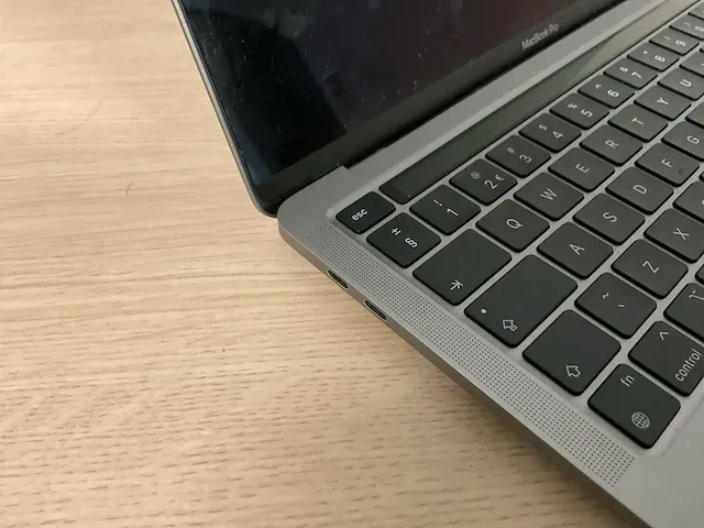 Apple macbookpro17,1 - afbeelding 2 van  6