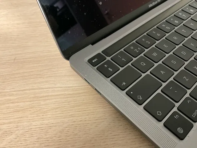 Apple macbookpro17,1 - afbeelding 2 van  6