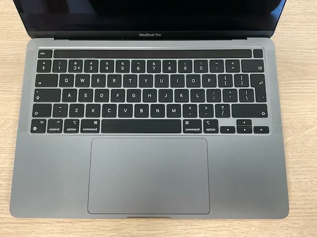 Apple macbookpro17,1 - afbeelding 3 van  7