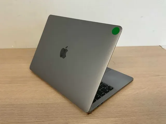 Apple macbookpro17,1 - afbeelding 4 van  7