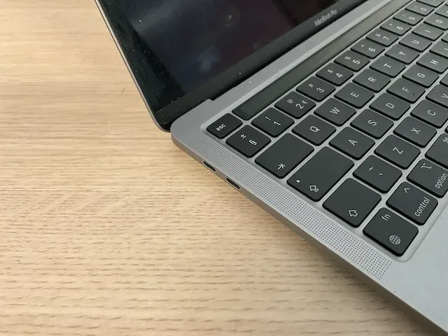 Apple macbookpro17,1 - afbeelding 2 van  7