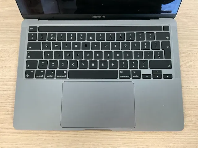 Apple macbookpro17,1 - afbeelding 3 van  7