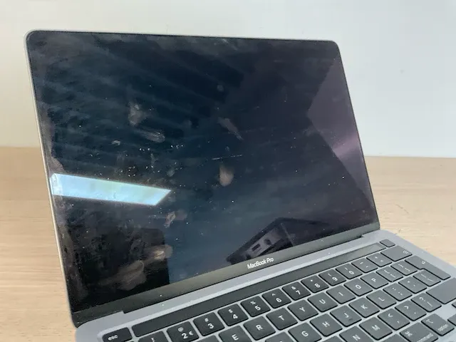 Apple macbookpro17,1 - afbeelding 4 van  7