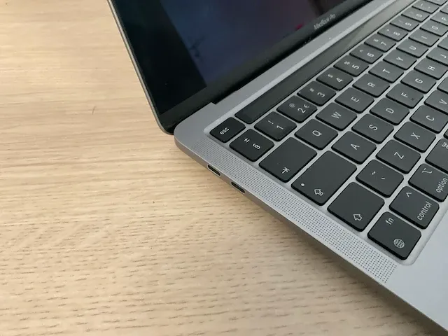 Apple macbookpro17,1 - afbeelding 2 van  6