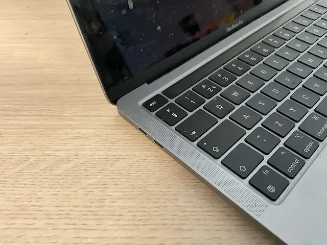 Apple macbookpro17,1 - afbeelding 2 van  6