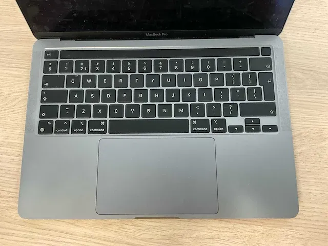 Apple macbookpro17,1 - afbeelding 3 van  6