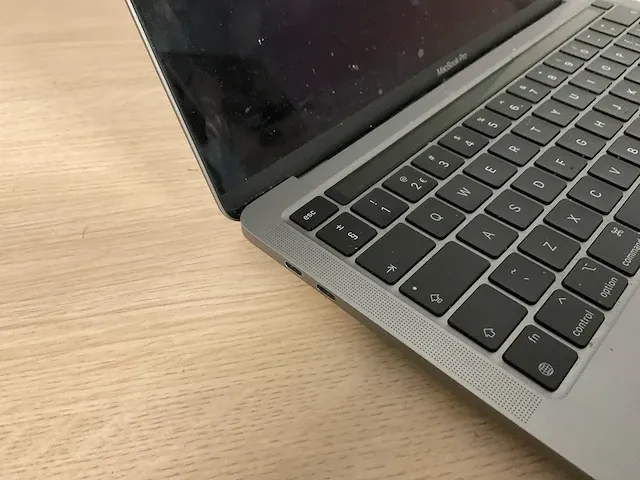 Apple macbookpro17,1 - afbeelding 2 van  6