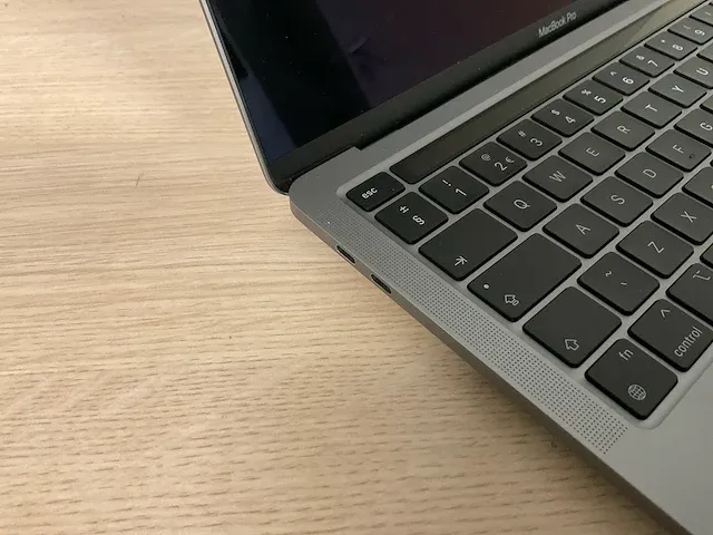 Apple macbookpro17,1 - afbeelding 2 van  6