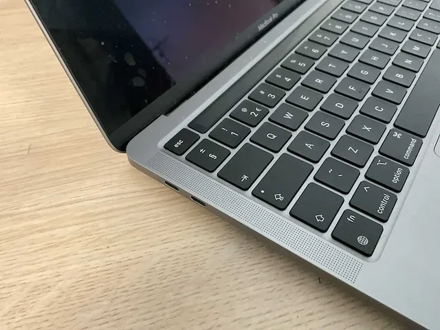 Apple macbookpro17,1 - afbeelding 3 van  7