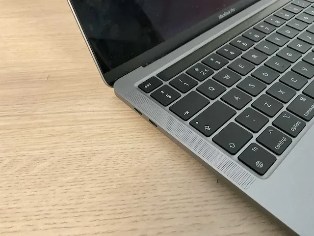 Apple macbookpro17,1 - afbeelding 2 van  8