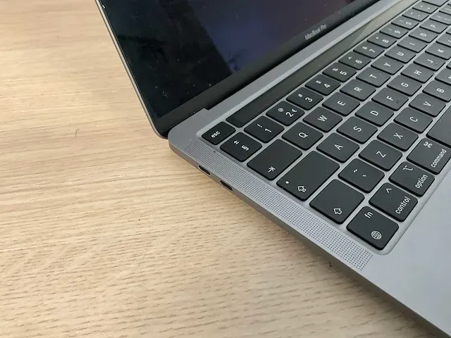 Apple macbookpro17,1 - afbeelding 2 van  6