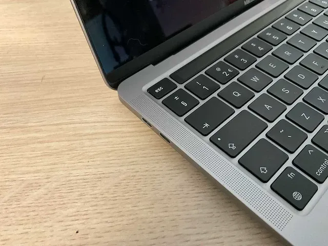 Apple macbookpro17,1 - afbeelding 2 van  6