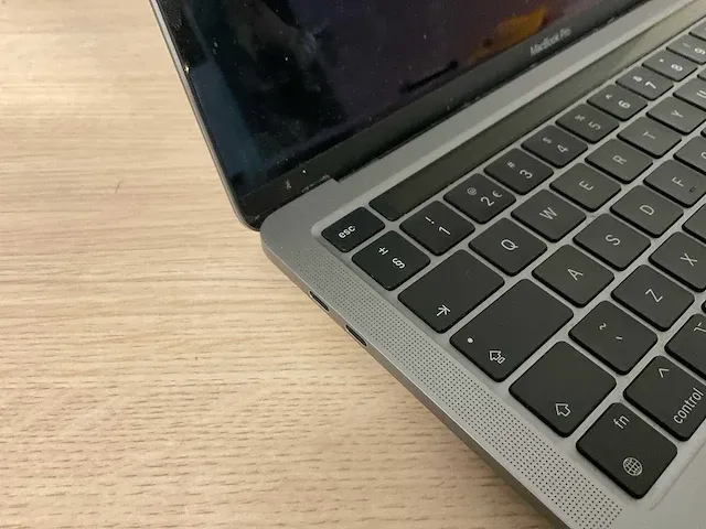 Apple macbookpro17,1 - afbeelding 2 van  6