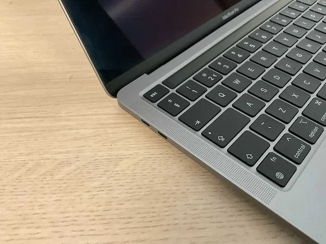 Apple macbookpro17,1 - afbeelding 3 van  10