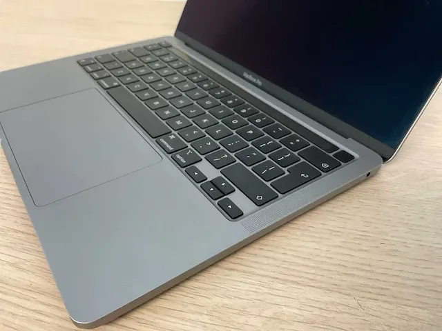 Apple macbookpro17,1 - afbeelding 4 van  10