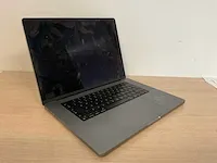 Apple macbookpro18,1