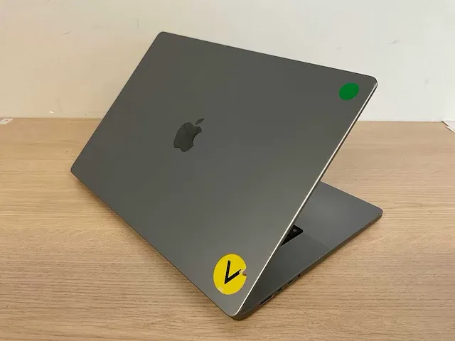 Apple macbookpro18,1 - afbeelding 6 van  9