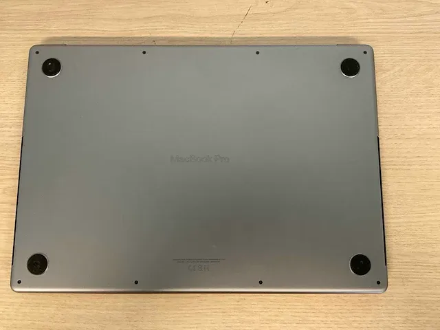 Apple macbookpro18,1 - afbeelding 8 van  9