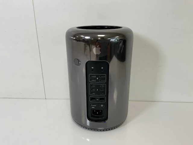 Apple macpro 6.1, xeon(r) e5-1650 v2, 32 gb ram, 500 gb ram, amd radeon hd 7870 xt 3 gb desktop - afbeelding 1 van  8