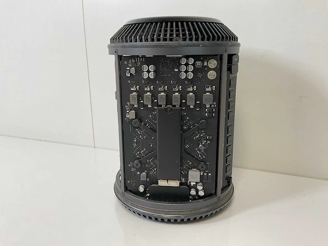 Apple macpro 6.1, xeon(r) e5-1650 v2, 32 gb ram, 500 gb ram, amd radeon hd 7870 xt 3 gb desktop - afbeelding 8 van  8