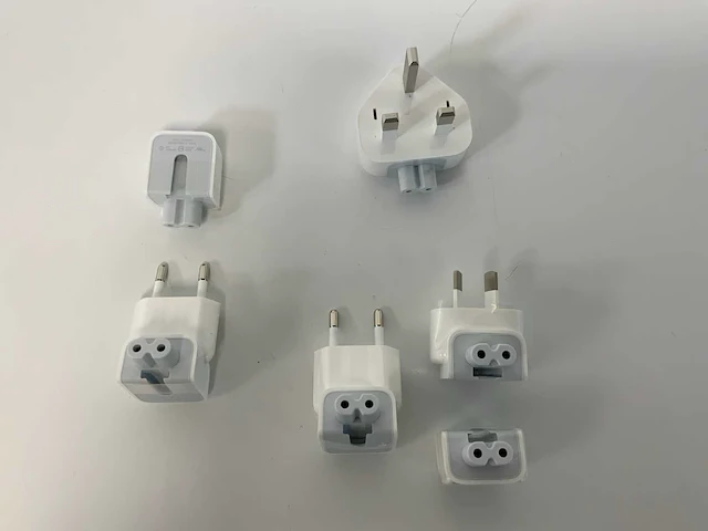 Apple (md837zm/a), apple world travel adapter kit (new) (21x) - afbeelding 9 van  9