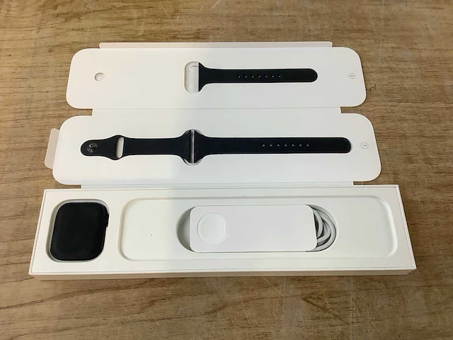 Apple series 7 smartwatch gps midnight aluminium - afbeelding 4 van  7