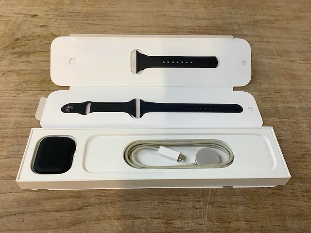 Apple series 7 smartwatch gps + midnight aluminium - afbeelding 4 van  7