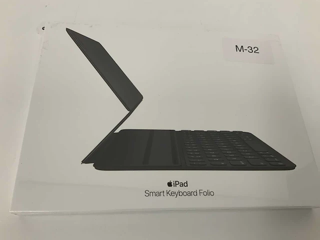 Apple smart keyboard folio for ipad pro 11-inch (1st, 2nd and 3rd generation) ipad air (4th generation) - qwerty italian - black - mxnk2t/a - afbeelding 1 van  2