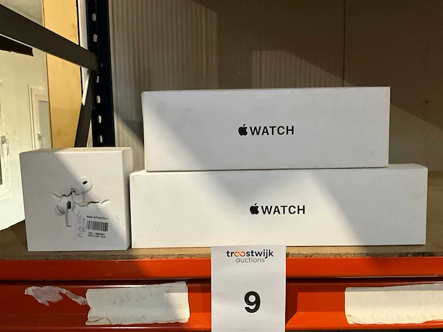 Apple smartwatch en oordopjes (3x) - afbeelding 1 van  5