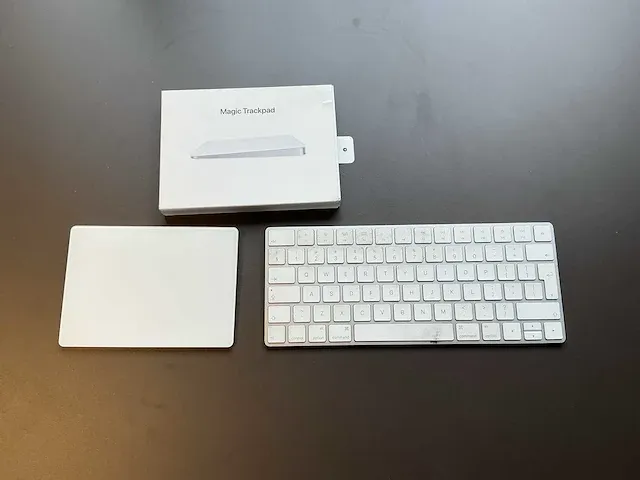 Apple toetsenbord + trackpad - afbeelding 1 van  3