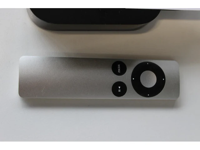 Apple tv model a1469 met afstandsbediening. - afbeelding 2 van  3