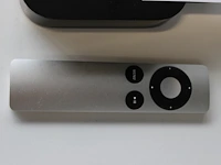 Apple tv model a1469 met afstandsbediening. - afbeelding 2 van  3