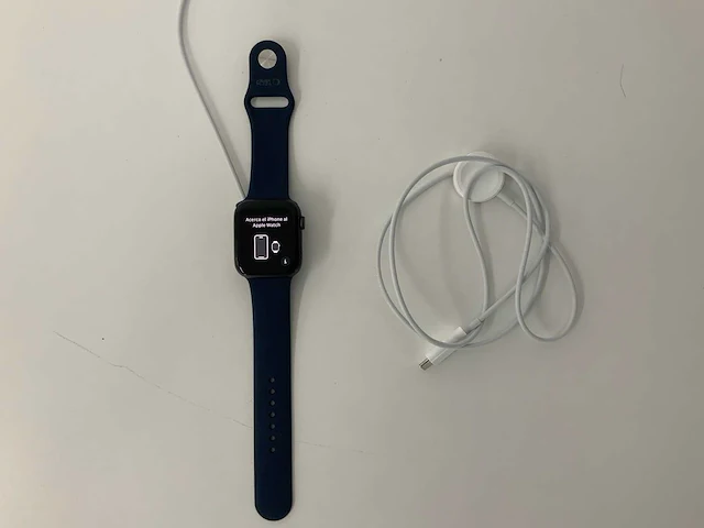 Apple watch 6 44mm gps space gray aluminium with midnight blue wristband - afbeelding 1 van  4