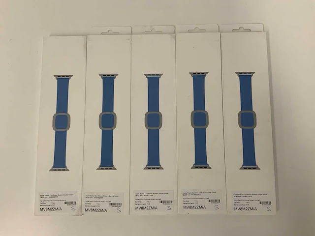 Apple watch cornflower modern buckle small 38/40mm mv8m2zm/a (5x) - afbeelding 1 van  2