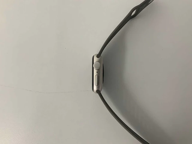 Apple watch se (2022) 40mm gps silver aluminium with silicone wristband - afbeelding 4 van  5