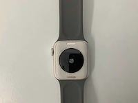 Apple watch se (2022) 40mm gps silver aluminium with silicone wristband - afbeelding 5 van  5
