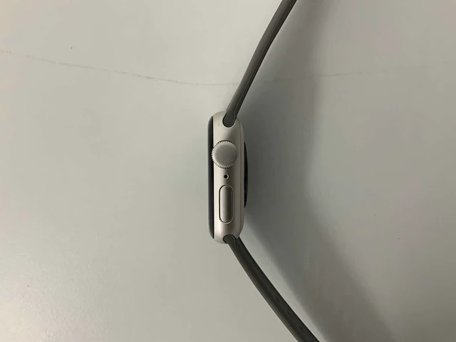 Apple watch se (2022) 40mm gps silver aluminium with silicone wristband - afbeelding 4 van  5