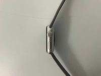Apple watch se (2022) 40mm gps silver aluminium with silicone wristband - afbeelding 4 van  5